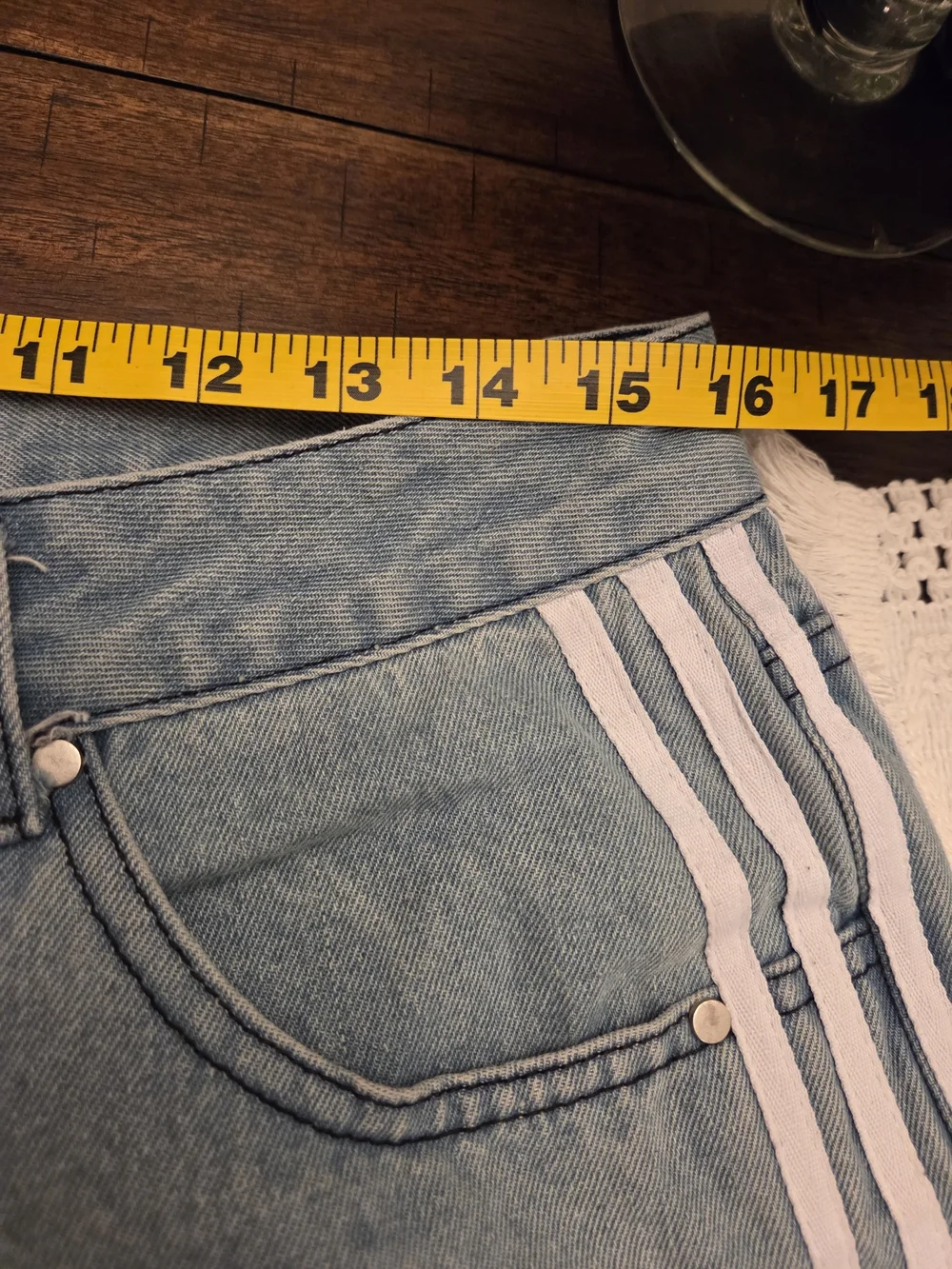 Y2K Light Wash Wide Leg Jeans with Triple Side Stripe – Unbranded – Size 32